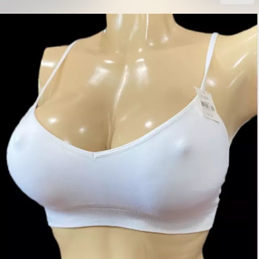 Victoria’s Secret Pink Seamless YOGA racerback unlined Bralette bra white